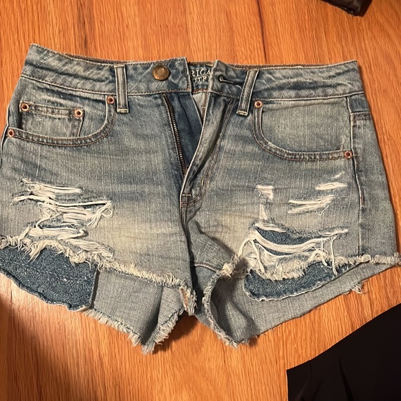 High waisted jean shorts! - Picture 2 of 3